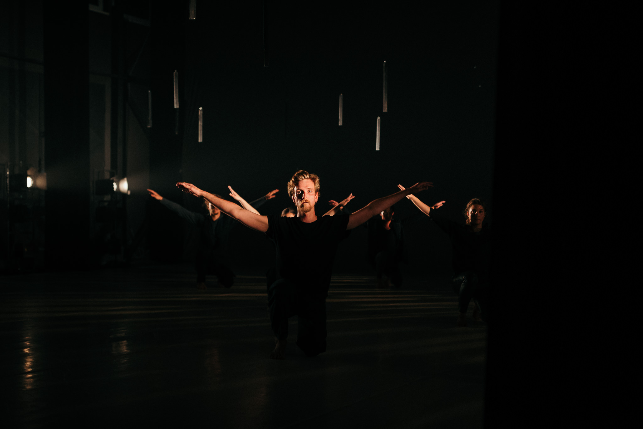 Divadlo Štúdio tanca: Besi (foto V. Veverka)
