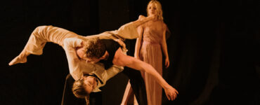 NØIR Dance Company: Fertuška (foto V. Klimonová)