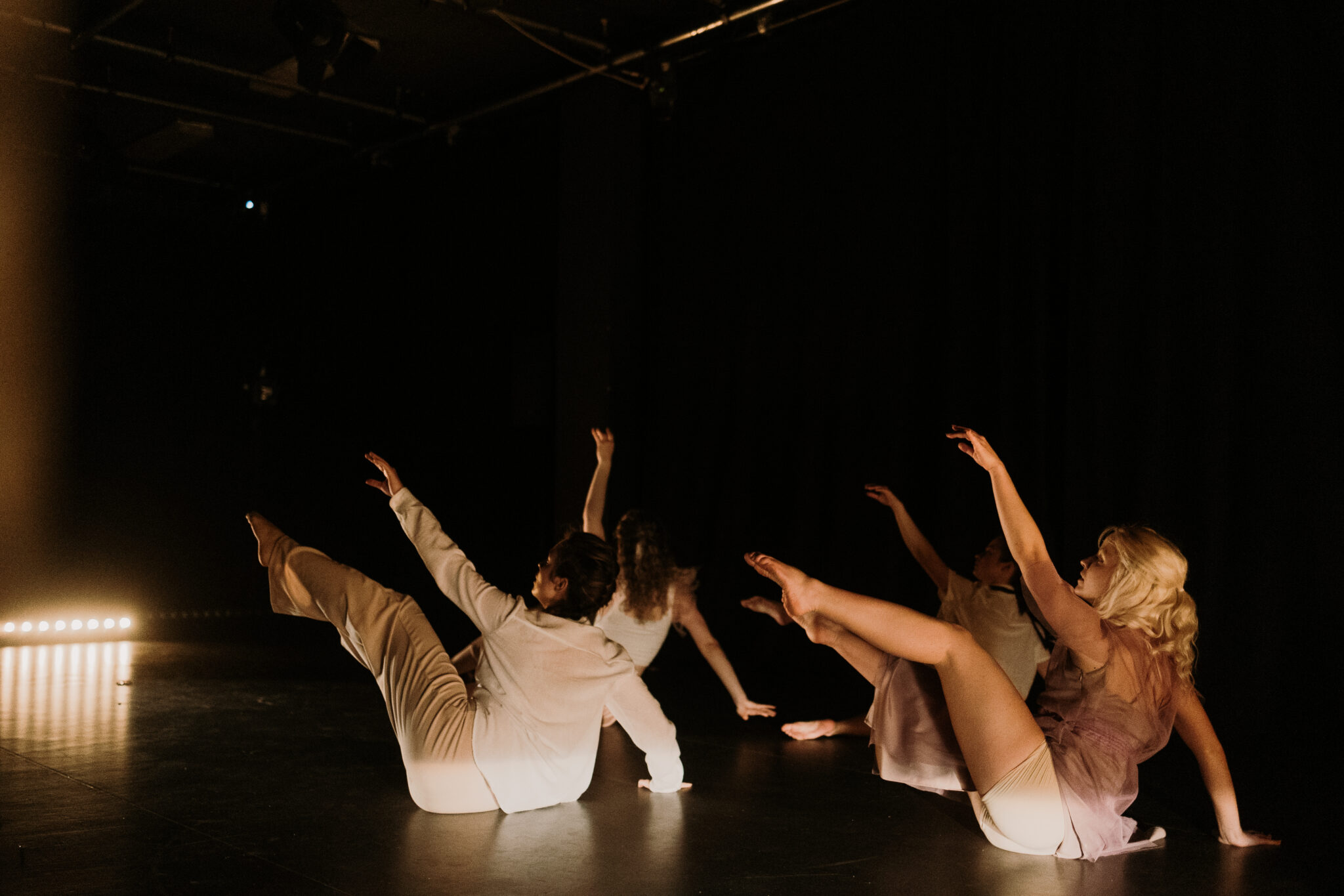 NØIR Dance Company: Fertuška (foto V. Klimonová)